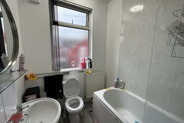 6 bed flat, Harley Avenue, Longsight, Manchester, M145DJ - Image 11